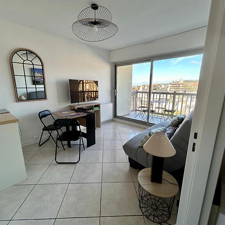 Appartement Vue Mer - 30 M De La Plage - 5 Minutes A Pied Du Centre Ville Et Du Casino Вилле-сюр-Мер Экстерьер фото