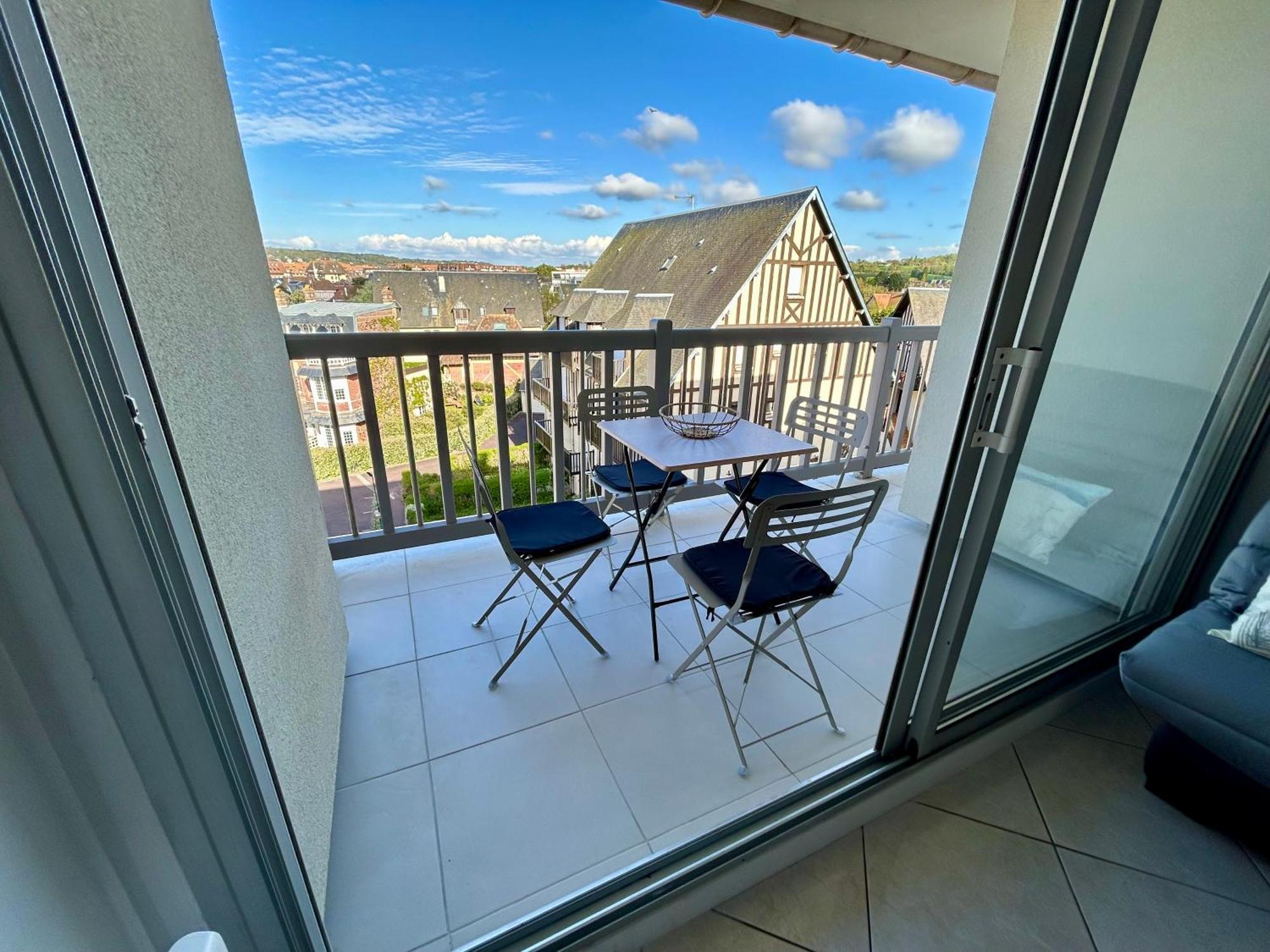Appartement Vue Mer - 30 M De La Plage - 5 Minutes A Pied Du Centre Ville Et Du Casino Вилле-сюр-Мер Экстерьер фото