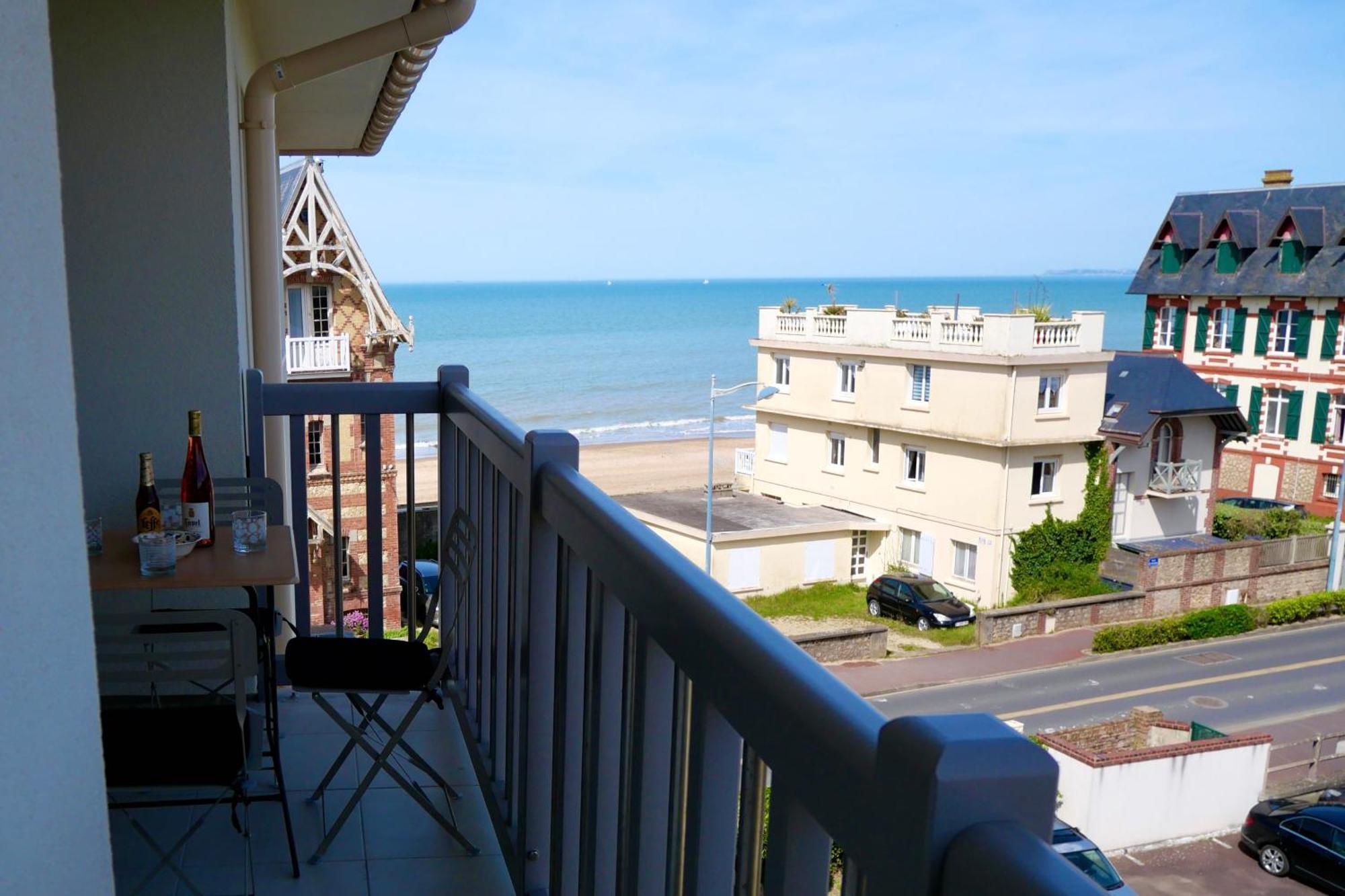 Appartement Vue Mer - 30 M De La Plage - 5 Minutes A Pied Du Centre Ville Et Du Casino Вилле-сюр-Мер Экстерьер фото